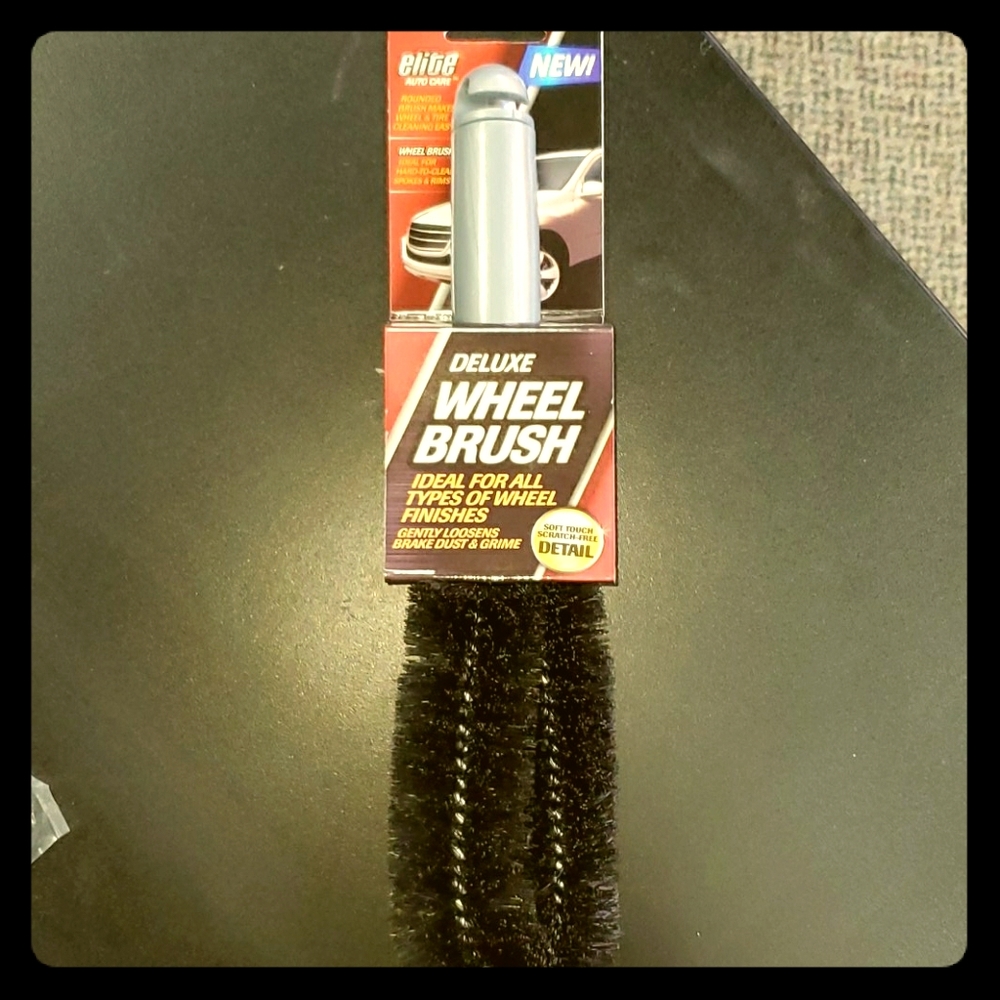 Deluxe wheel brush